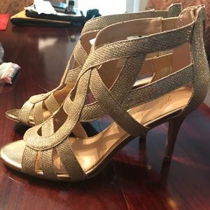 Marc Fisher 3” sparkle shiny gold  zipper heel.